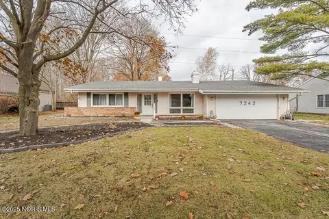7242 Grenlock Dr, Sylvania, OH 43560
