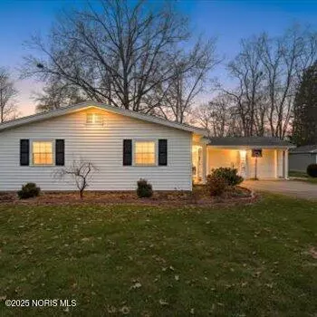 5957 Graystone Dr, Sylvania, OH 43560