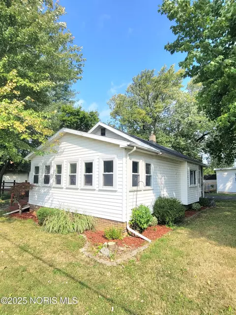 2325 Wilkes Rd, Oregon, OH 43616