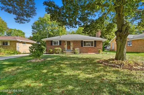 893 Mulberry St, Perrysburg, OH 43551