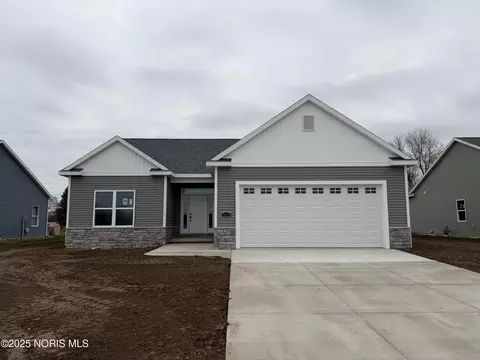 4005 E Plaza Blvd, Northwood, OH 43619