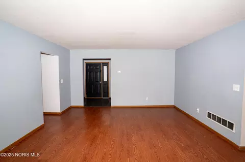 Living - 1614 Colonial Ln, Bryan, OH 43506 photo 6 of 6