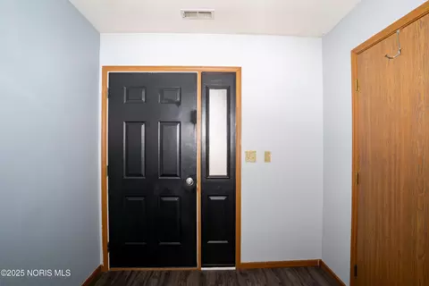 Entry Way - 1614 Colonial Ln, Bryan, OH 43506 photo 1 of 3