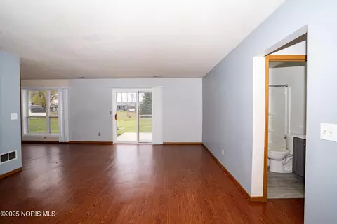 Living - 1614 Colonial Ln, Bryan, OH 43506 photo 1 of 6