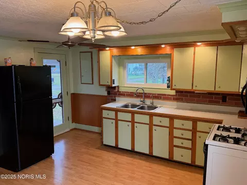 Kitchen - 3631 Lake St, Bryan, OH 43506 photo 1 of 4