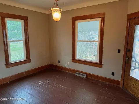 Living - 3631 Lake St, Bryan, OH 43506 photo 1 of 2
