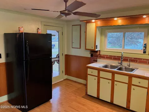 Kitchen - 3631 Lake St, Bryan, OH 43506 photo 4 of 4