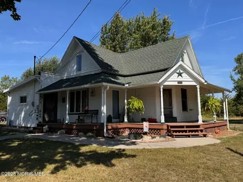 Exterior - 3631 Lake St, Bryan, OH 43506 photo 2 of 4