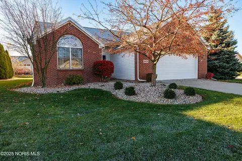 10979 S Lakes Dr, Perrysburg, OH 43551