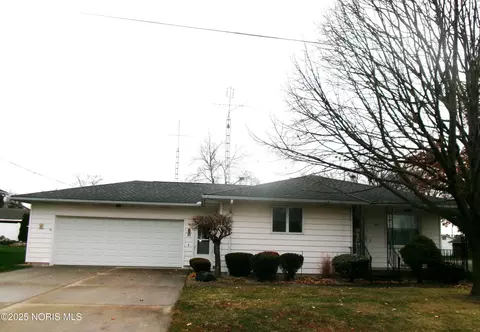 Exterior - 60 Rush St, Leipsic, OH 45856 photo 2 of 4