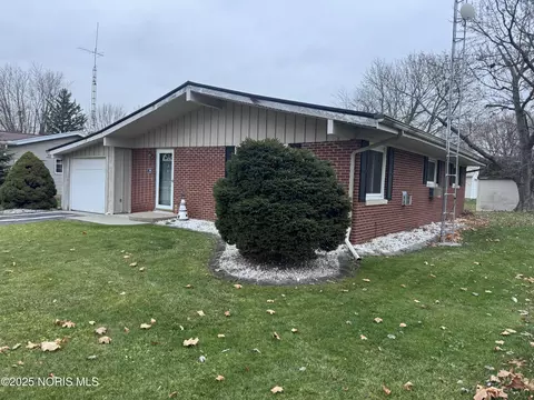 Exterior - 205 Taylor Dr, West Unity, OH 43570 photo 1 of 4