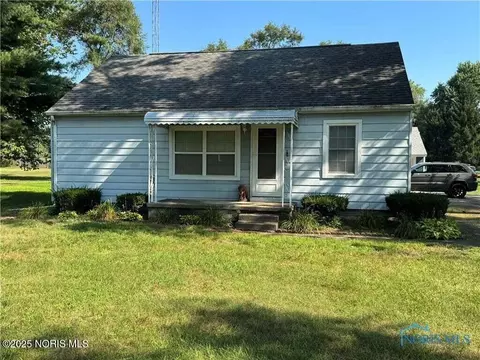 7944 Hill Ave, Holland, OH 43528