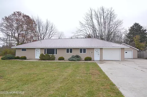 3291 Middleton Pike, Luckey, OH 43443