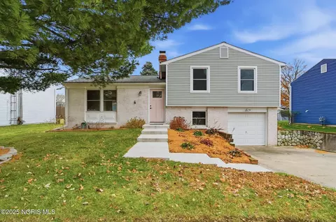 161 Dillrose Dr, Northwood, OH 43619
