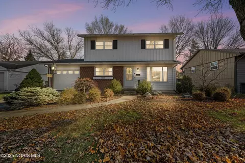 1220 Birch Ave, Maumee, OH 43537
