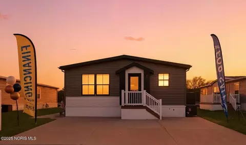 27484 Oregon Rd #197, Perrysburg, OH 43551