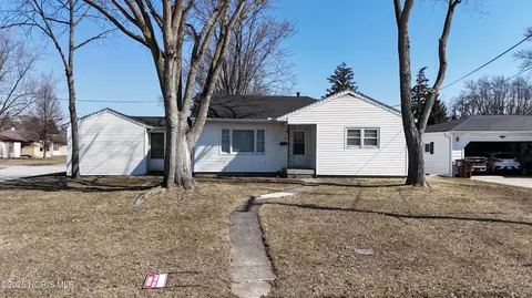 775 N Walnut St, Paulding, OH 45879 photo 3