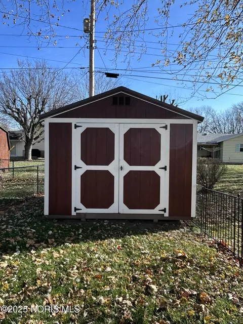 1641 Cherry Ln, Findlay, OH 45840 photo 3