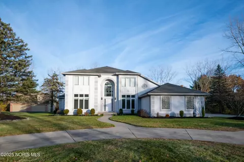 3423 Stonebrooke Ln, Maumee, OH 43537