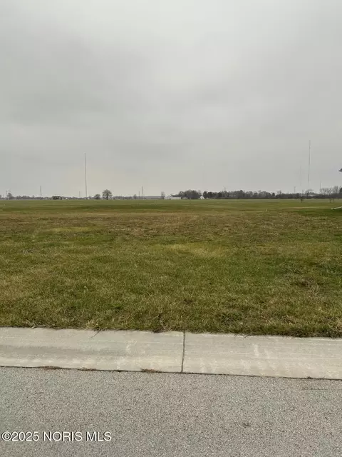 5548 Eagles Landing Dr, Oregon, OH 43616