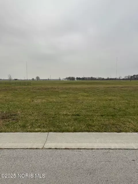 5560 Eagles Landing Dr, Oregon, OH 43616