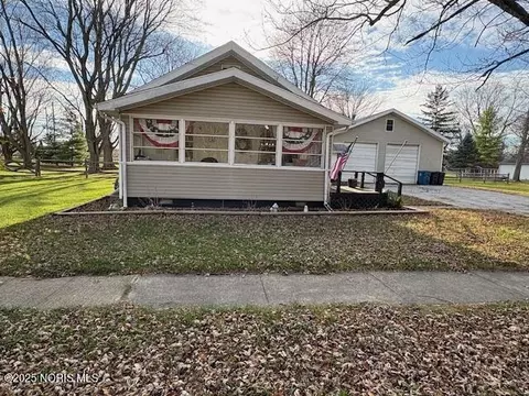1251 S Railroad St, Millbury, OH 43447
