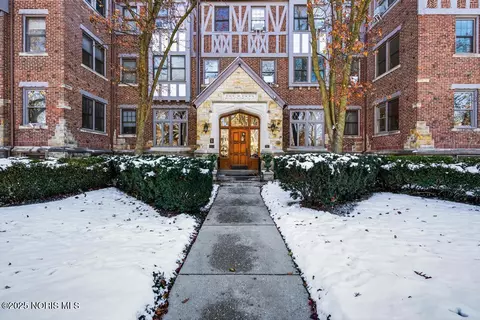 2200 Scottwood Ave #306, Toledo, OH 43620