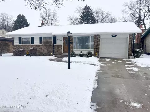 465 S Stephen St, Oregon, OH 43616