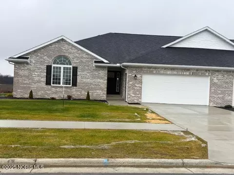 1742 Dolly Dr, Bowling Green, OH 43402