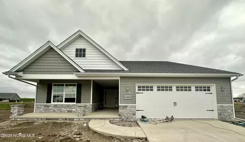 15063 Stonebridge Ln, Perrysburg, OH 43551
