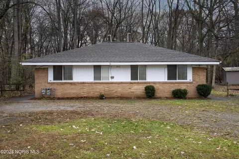 5942 Cushman Rd, Sylvania, OH 43560