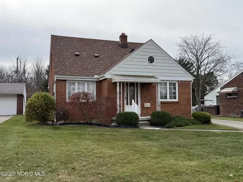 2434 Roseann Dr, Toledo, OH 43611