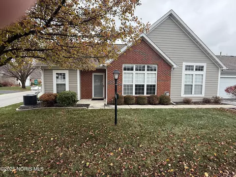 5755 Crossbrooke Ln, Waterville, OH 43566