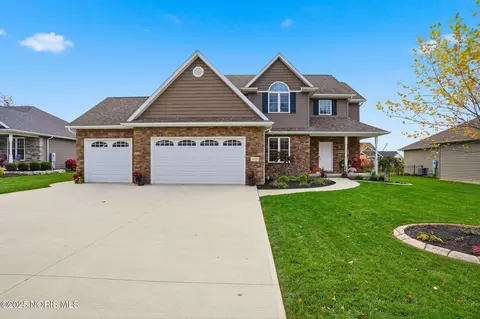 16169 Forest Ln, Findlay, OH 45840