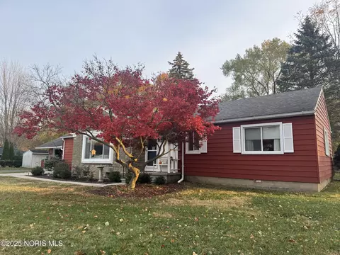 1206 Fort St, Maumee, OH 43537