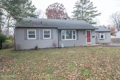 525 Orchard St, Perrysburg, OH 43551