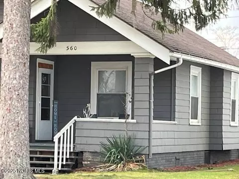 560 Bronx Dr, Toledo, OH 43609