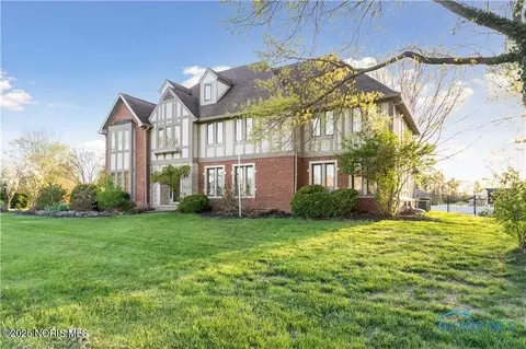 25581 Normandy Rd, Perrysburg, OH 43551