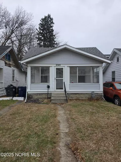 2040 Fairfax Rd, Toledo, OH 43613