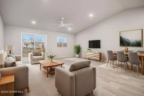 Living - 320 Crabtree Ln, Delta, OH 43515 photo 4 of 4
