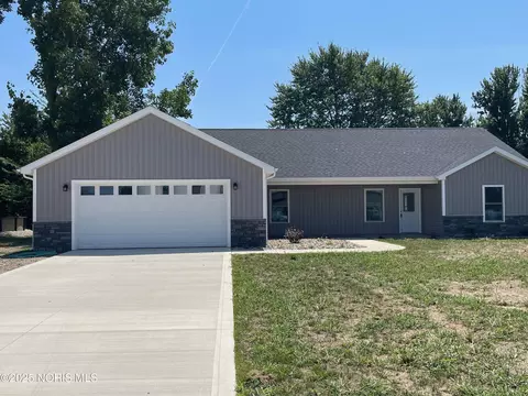 516 Ogen St, Hicksville, OH 43526