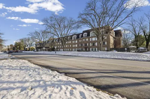 4343 W Bancroft St #4F, Ottawa Hills, OH 43615