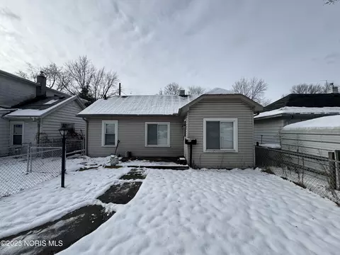 1925 Olimphia Rd, Toledo, OH 43615