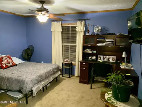 Bedroom - 27800 E Broadway St, Walbridge, OH 43465 photo 5 of 7