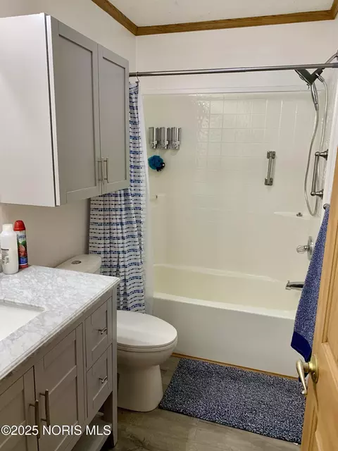 Bath - 27800 E Broadway St, Walbridge, OH 43465 photo 2 of 6