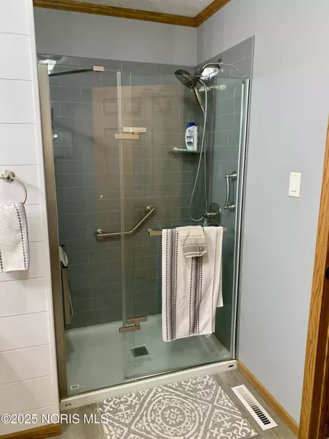 Bath - 27800 E Broadway St, Walbridge, OH 43465 photo 5 of 6