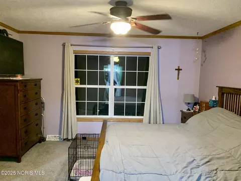 Bedroom - 27800 E Broadway St, Walbridge, OH 43465 photo 3 of 7
