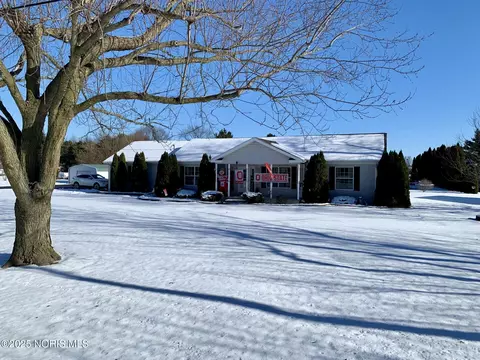 Exterior - 27800 E Broadway St, Walbridge, OH 43465 photo 3 of 4
