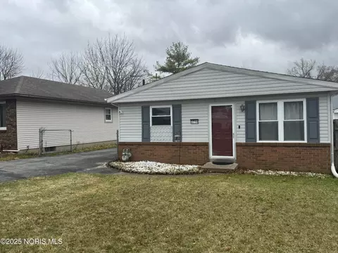 2714 Portland St, Oregon, OH 43616