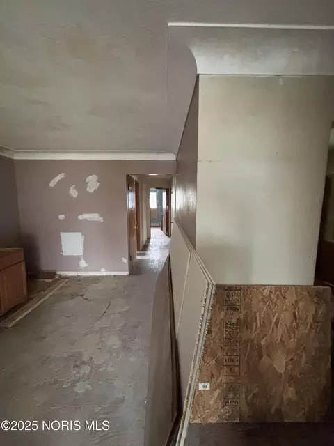 Entry Way - 726 Marmion Ave, Toledo, OH 43607 photo 1 of 2